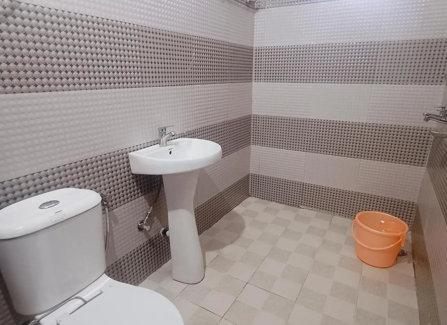 Hotel Global Inn By Quality Inn New Delhi 3*,  India